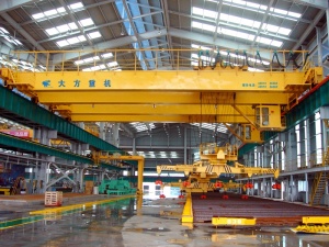 QCL型旋轉(zhuǎn)掛梁橋式起重機(jī)